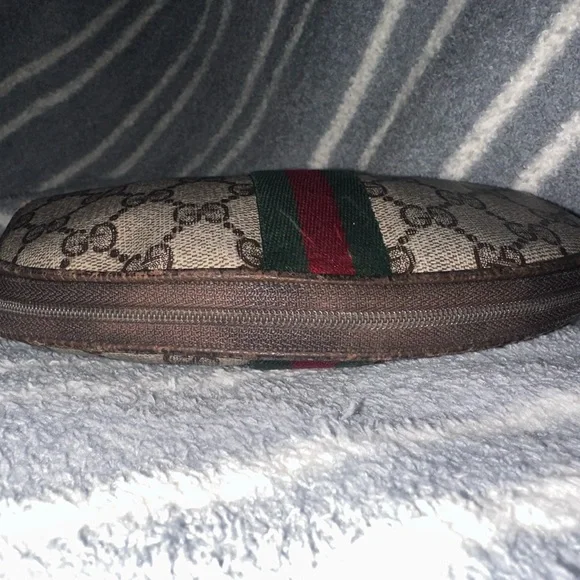 Authentic Vintage Gucci cosmetic bag - Picture 5 of 11